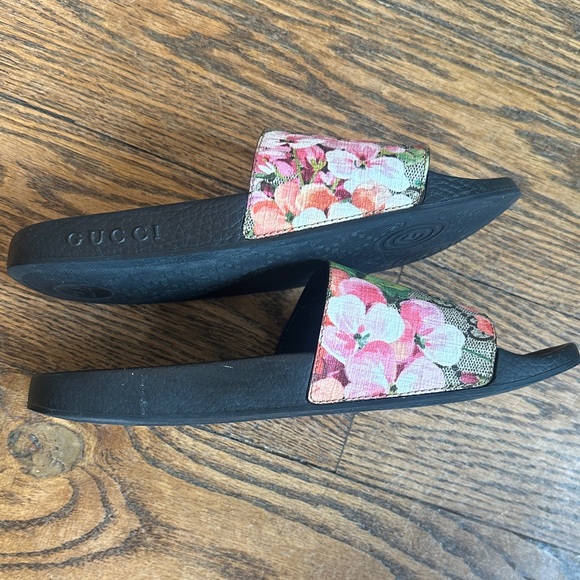 Gucci Women's Floral Slides - Picture 5 of 6